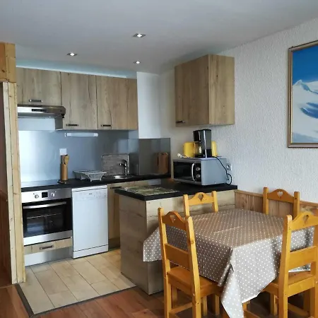 Studio Ski Aux Pieds, Vue Montagne, Ideal Pour 4