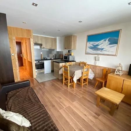Studio Ski Aux Pieds, Vue Montagne, Ideal Pour 4 *