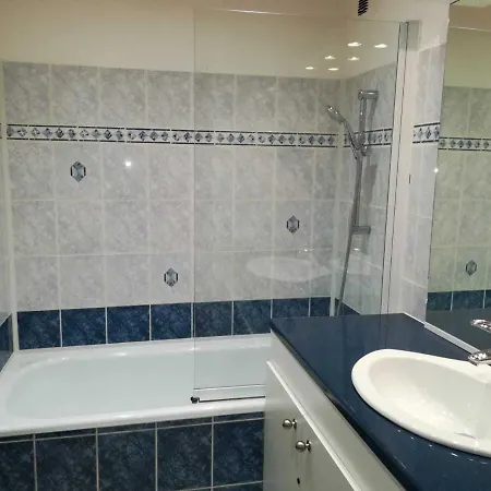 Appartement Studio Ski Aux Pieds, Vue Montagne, Ideal Pour 4 *