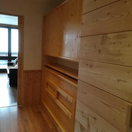 Appartement Studio Ski Aux Pieds, Vue Montagne, Ideal Pour 4 *